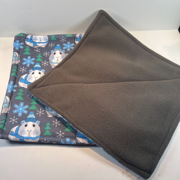 Guinea Pig Winter Piddle Pads Set 2 Fleece 11" New Most Popular Design Washable - Picture 3 of 4